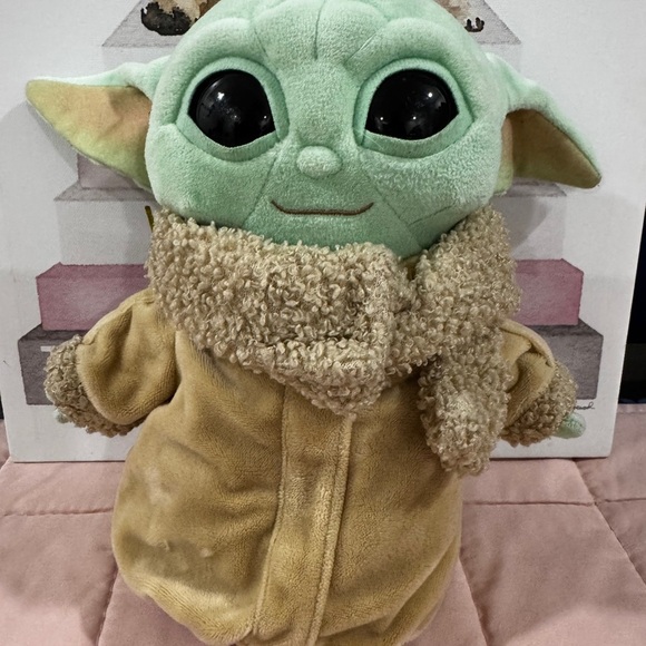 Star Wars Grogu Plush Toy – The Mandalorian “The Child” Baby Yoda Soft Doll – 8” - Picture 3 of 8